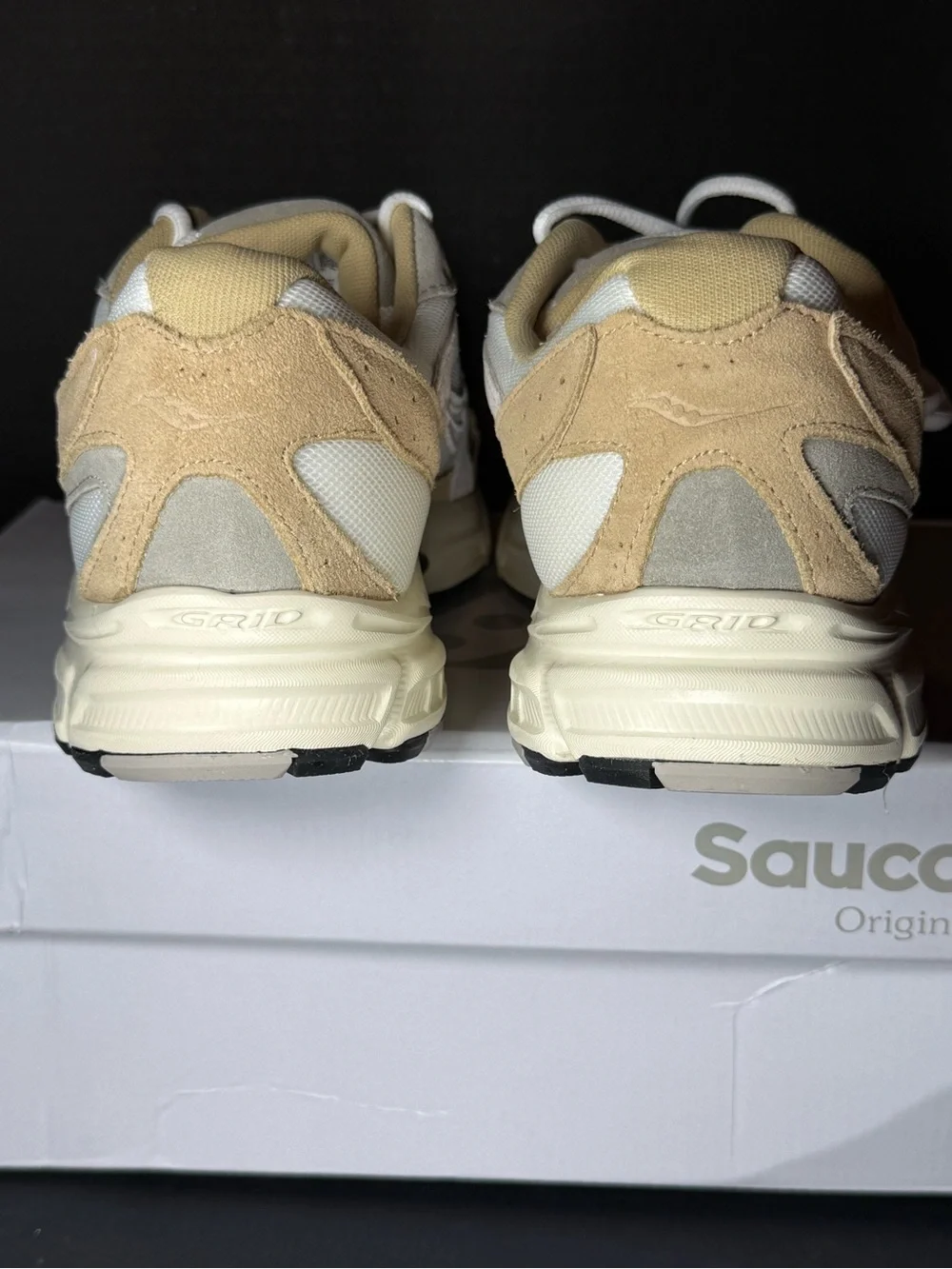 Saucony Men’s Ride Millennium Sneakers — White & Tan size 9.5m